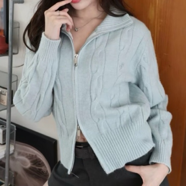 Jarinya เสื้อแขนยาวว