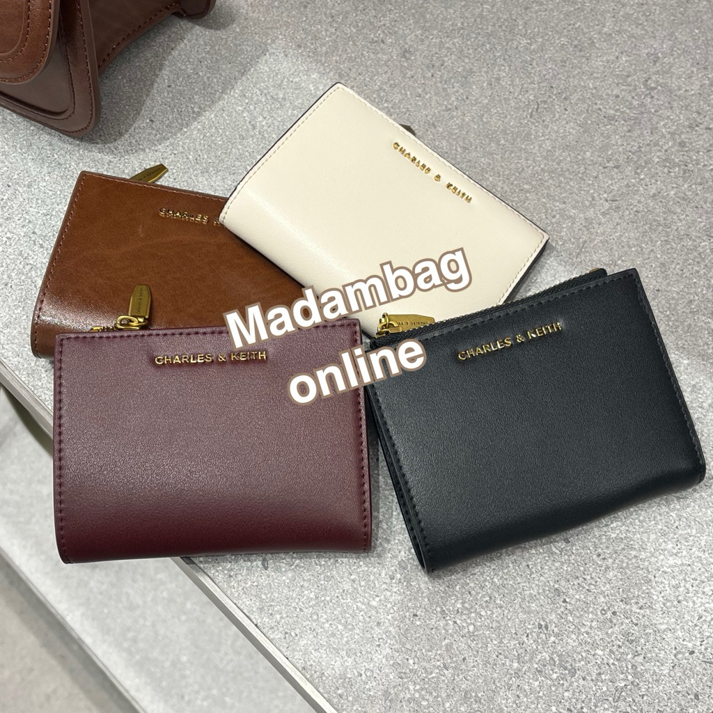 𝗖𝗛𝗔𝗥𝗟𝗘𝗦 & 𝗞𝗘𝗜𝗧𝗛 Mini Top Zip Wallet กระเป๋าสตางค์ใบสั้น