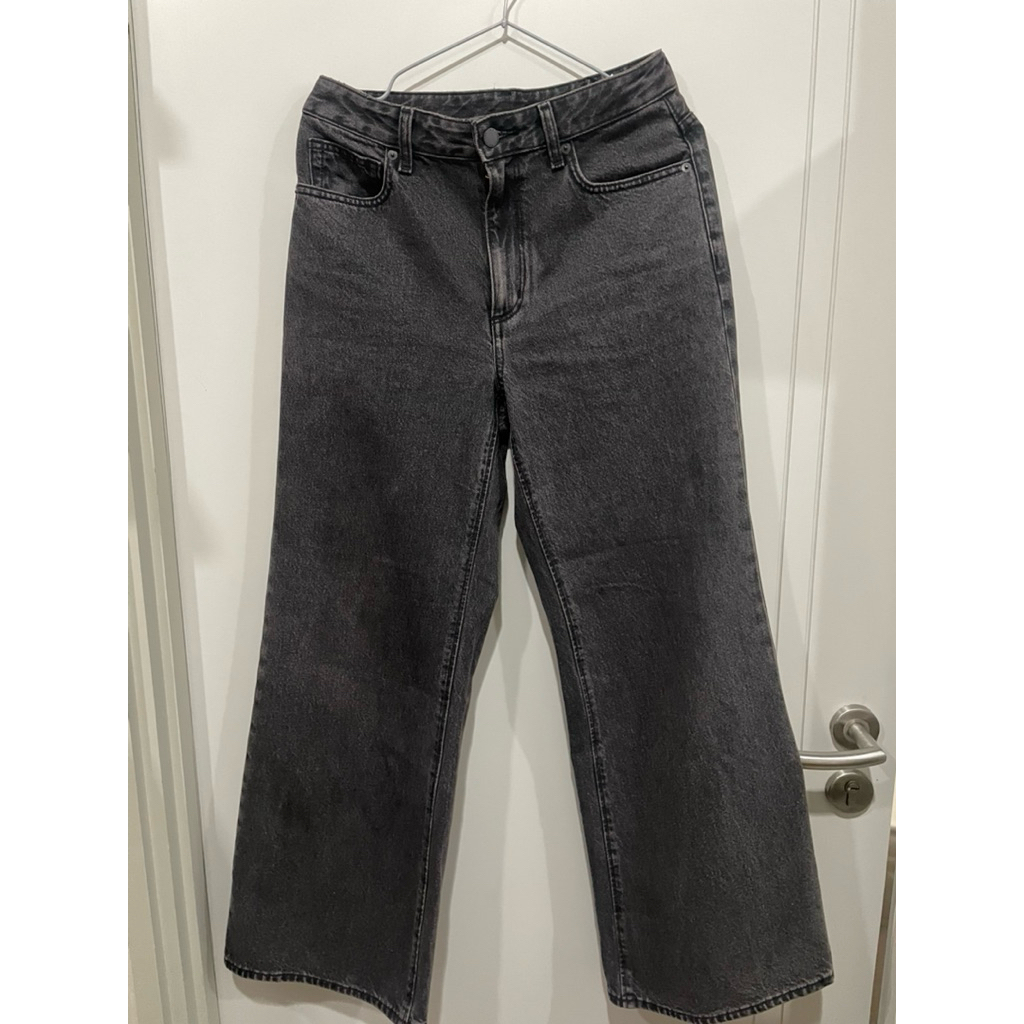 ส่งต่อ กางเกงยีนส์ GU baggy jeans