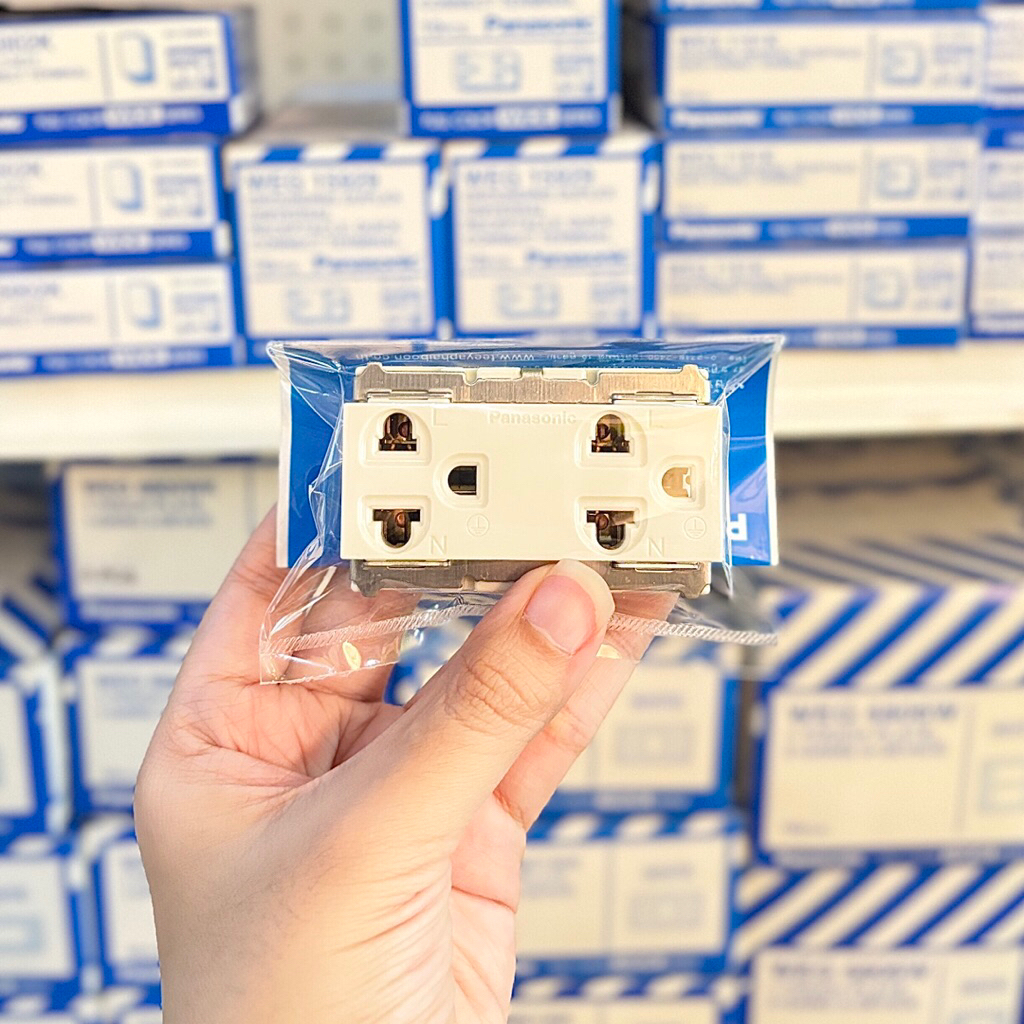 เต้ารับคู่ 3 ขา WNG15923-7 สีขาว PANASONIC