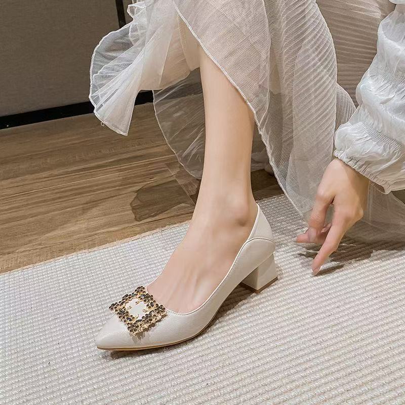 Aura ส้นสูงผู้หญิง2 นิ้ว สไตล์เกาหลี สีเบจ สำหรับผู้หญิง เหมาะกับงานโรงเรียน-ออฟฟิศ หนังจริง เรียบหรู - รูปที่ 3