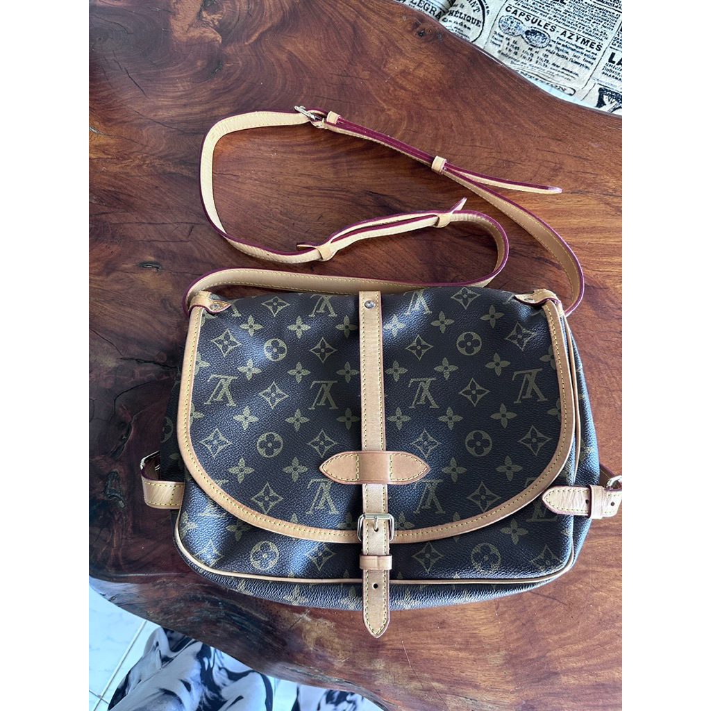 กระเป๋า L V Monogram Canvas Saumur 30 งานเทียบเท่า มือสอง หนังแท้