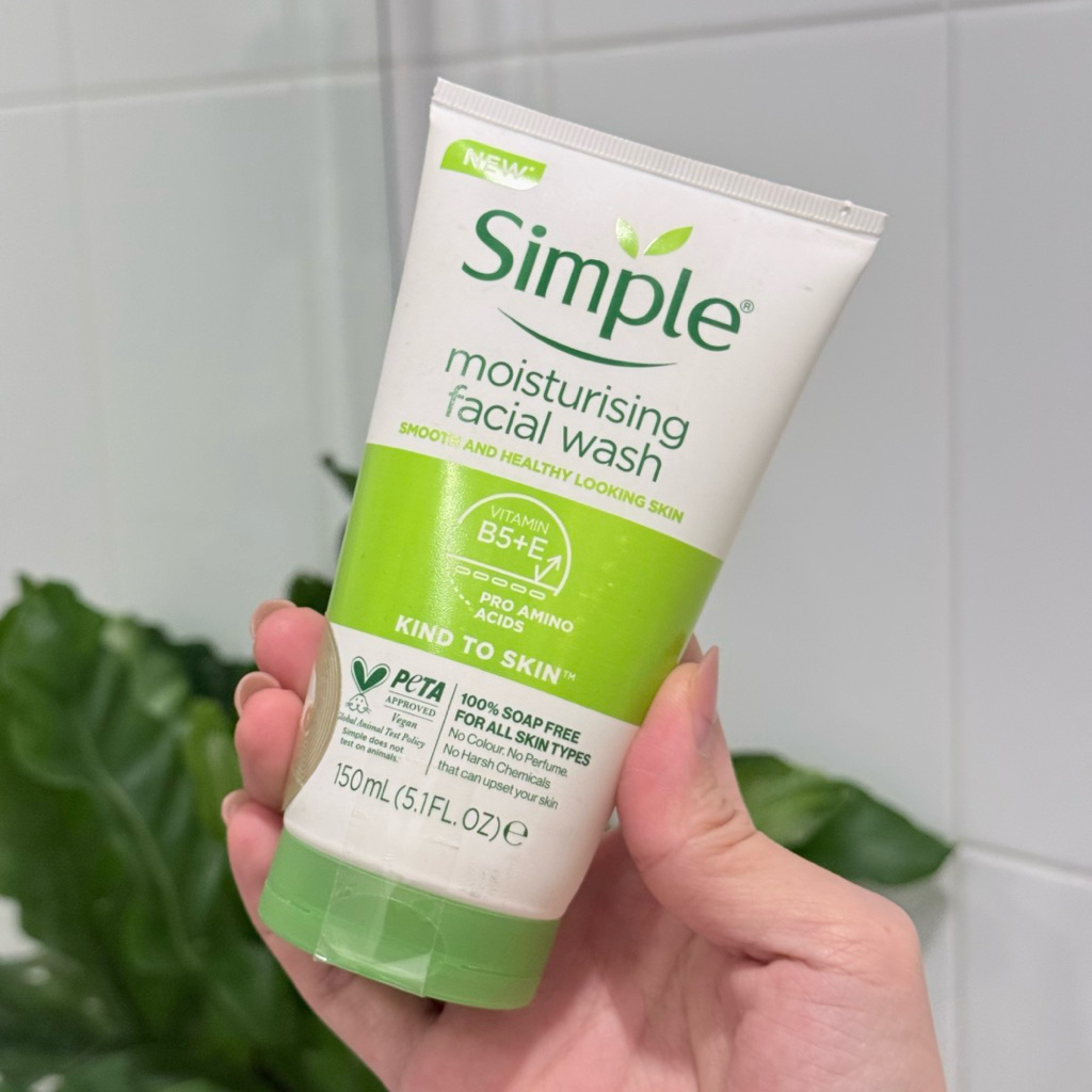 🔥ลดแรง🔥 Simple ซิมเพิล คายด์ ทู สกิน มอยส์เจอร์ไรซิ่ง เฟส วอช 150 มล. โฟมล้างหน้า