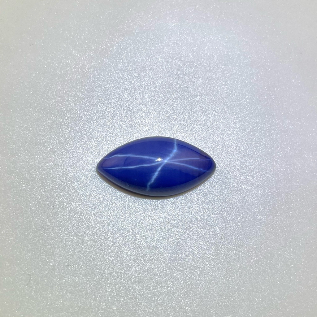 ลิลลี่ สตาร์ สีน้ำเงิน พลอย (พลอยสั่งเคราะเนื้อแข็ง) ทรงมาคี หลังเบี้ย มี ลาย BLUE LINDY STAR MARQUISE (4x8mm – 6x12mm) ราคา ถูกที่สุด ดีลบีเคเค แกลเลอรีภาพที่ 4