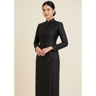 ชุดผ้าไหมสี่เส้น ทรงจิตรลดา สีดำ