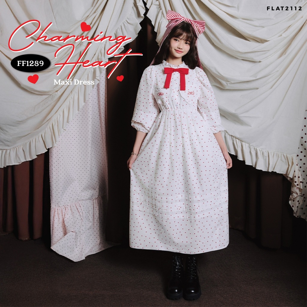 FLAT2112 : CHARMING HEART MAXI DRESS เดรสยาวสีขาวลายหัวใจแดง คอปกแต่งโบว์ใหญ่สุดคิ้วท์ ลุคหวานสดใสสไตล์เกาหลี(FF1289)