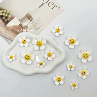 💦พร้อมส่ง💦 ตัวติดรองเท้า จิ๊บบิท Jibbitz ดอกเดซี่🌼 Lovely Daisy มีให้เลือก 4 ขนาด (ราคาต่อ 1 ชิ้น) วัสดุทำจากอะคริลิค