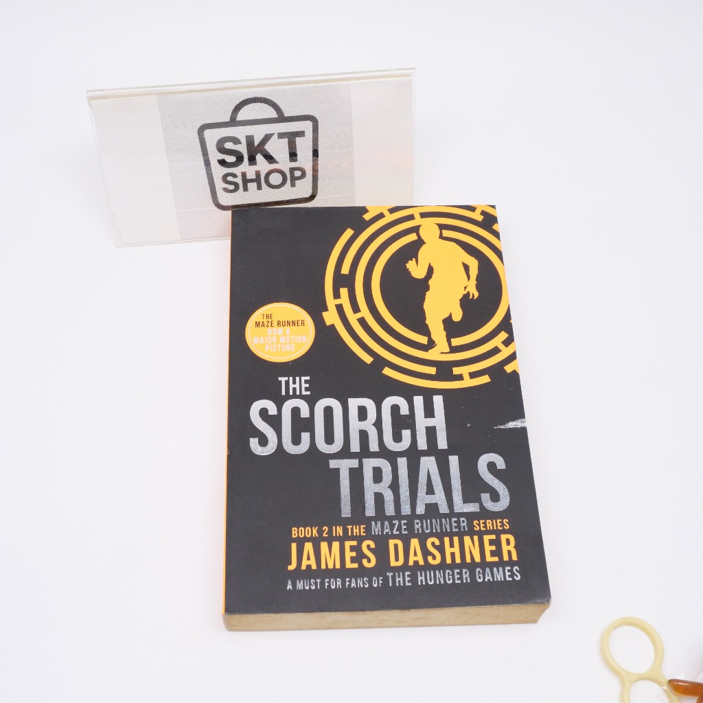 หนังสือ ภาษาอังกฤษ the scorch trials book 2 in the maze runner series by James Dashner มือสอง พร้อมส