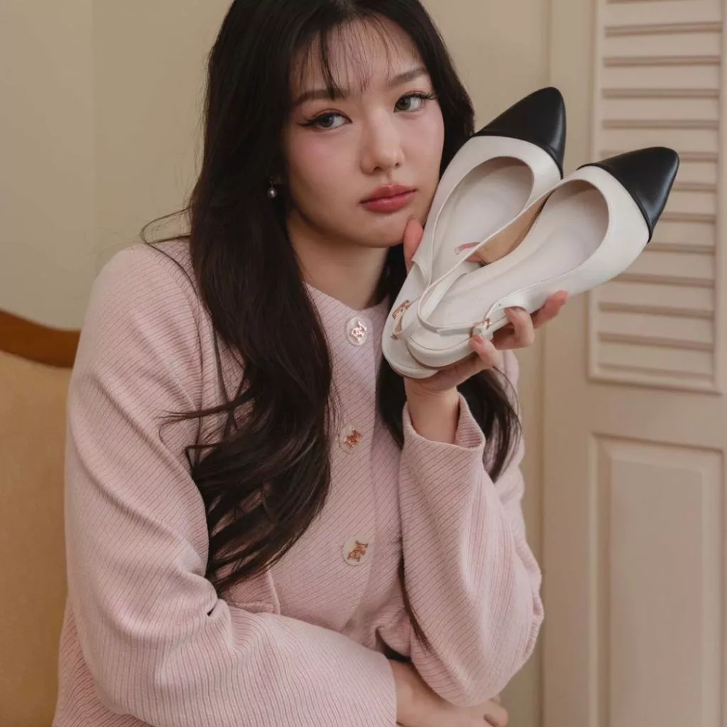 Hassets Ive White Black Shoes