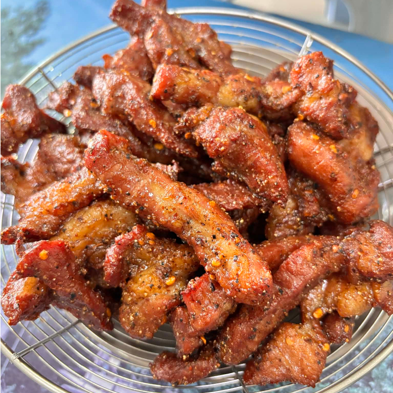 สันคอหมูแดดเดียว จ.เชียงใหม่ สูตรคั่วแซ่บ (พร้อมทาน) รสจัดจ้าน หอมอร่อย