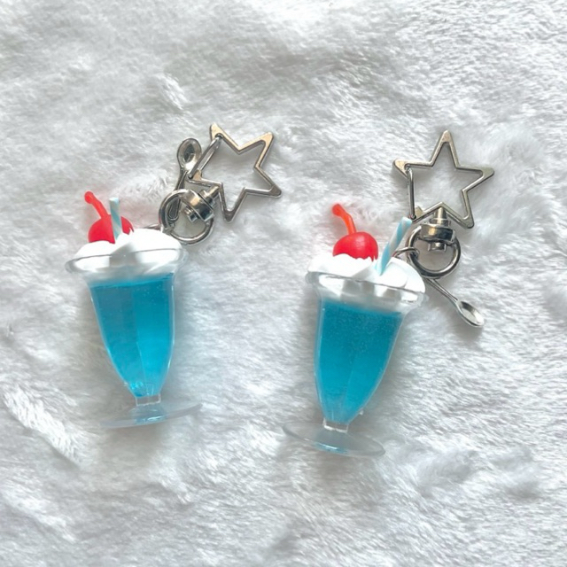 Cream soda keychain 🍦🍓🩵⭐️