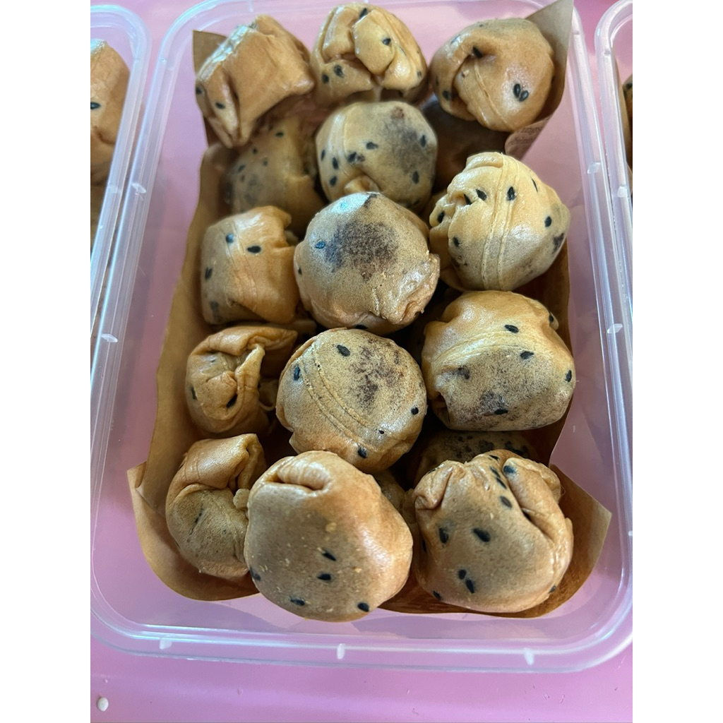 ขนมทองก้อนสอดไส้ หวานน้อย 27 ชิ้นต่อ1กล่อง ใช้น้ำตาลมะพร้าว