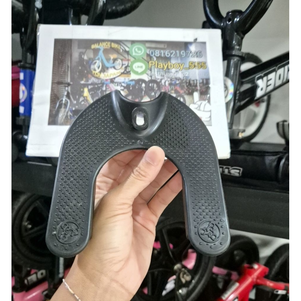 Footrest(ที่วางเท้า)มือ2แบรนด์striderใส่กับstrider12cruzee12และแบรนด์อื่นๆสภาพดี