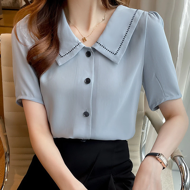 เสื้อเชิ้ตแขนสั้น แต่งปักเย็บตรงปกคอเสื้อ ทรงสวยเข้ารูป ผ้าไหมอิตาลี่ สไตล์มินิมอลเรียบๆ #097