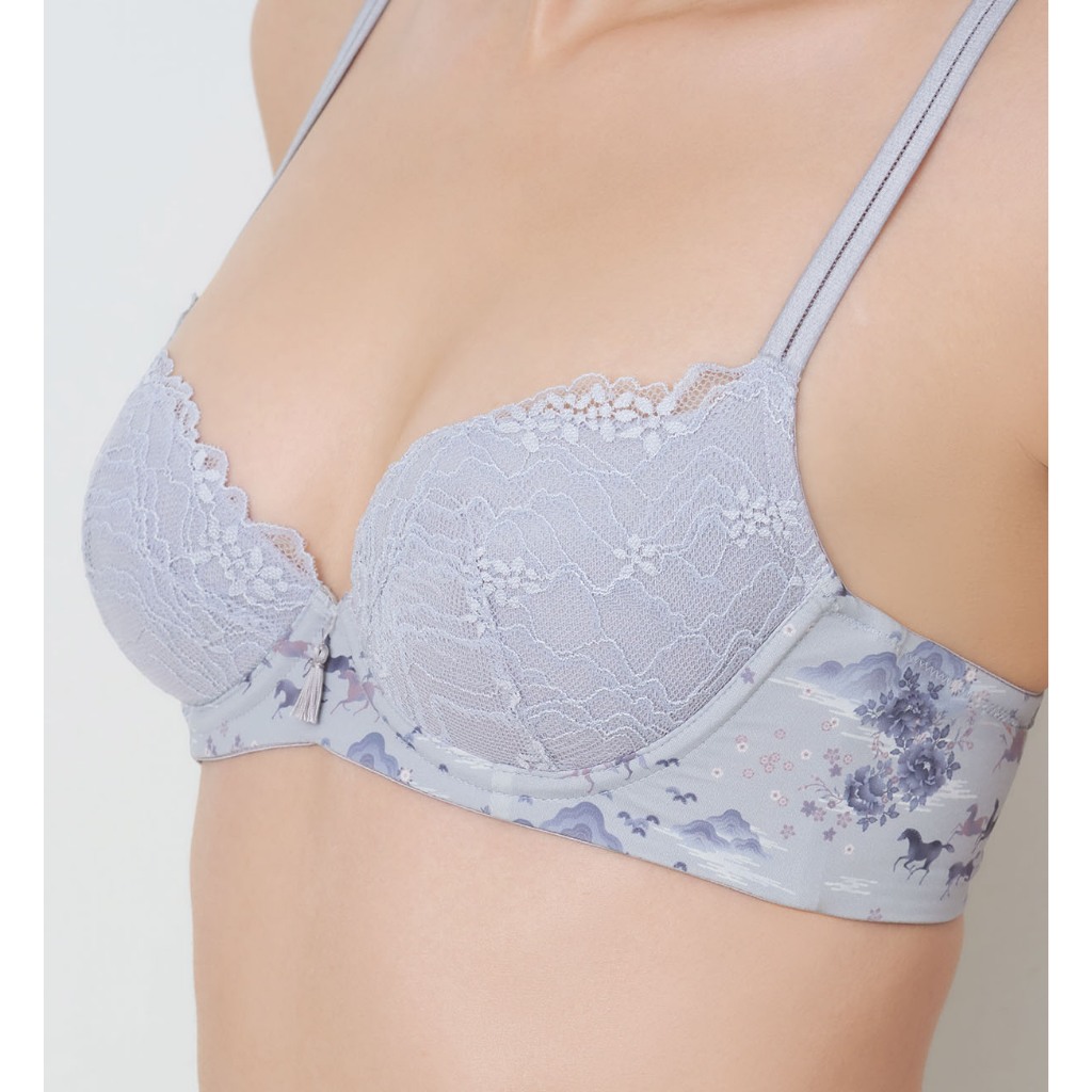 Triumph เสื้อชั้นในมีโครงดันทรง รุ่น Feifei Ruan Collaboration 2.0 WHU รหัส 10227002 สีเทา 6227 — صورة 3