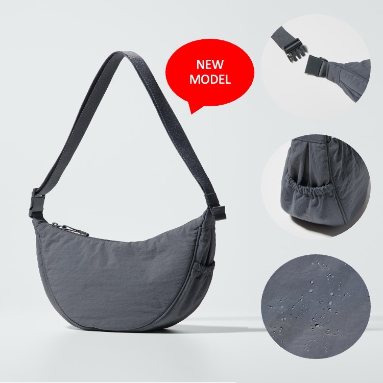 UNIQLO ของแท้ กระเป๋าสะพายไหล่ผ้าไนลอน กันละอองน้ำ / UNIQLO Round Mini Shoulder Bag