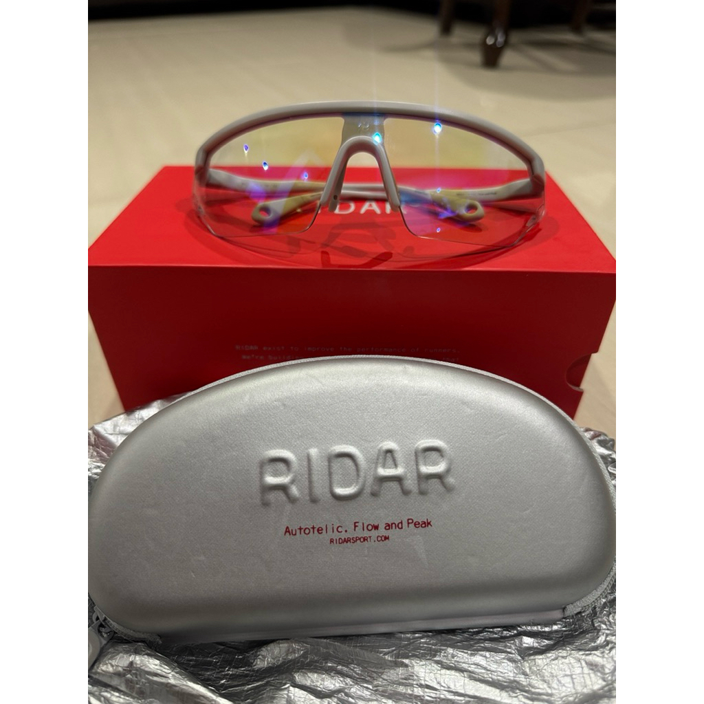 เเว่น Ridar Pace platinum สวยมาก ซื้อจาก maw10  ยังไม่ได้เอาไปใส่เลย  3250บาท ฟรีเเฟลช