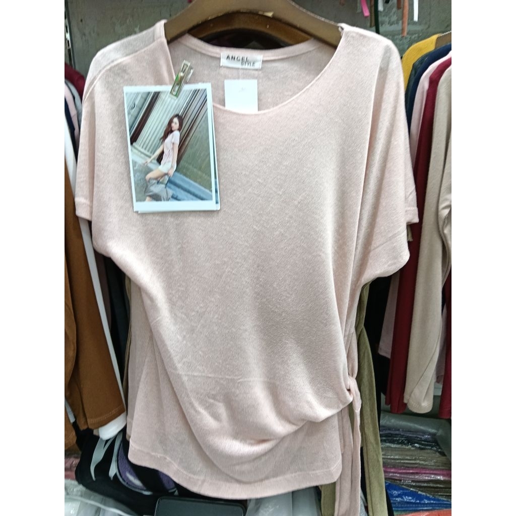 พร้อมส่ง❤️ เสื้อคอกลมไหล่ล้ำ ผ้าสล๊าฟเงานำเข้าเกรดพรีเมี่ยม เนื้อผ้านุ่มลื่น เบาสบาย คอกลมพับขอบคอ #110 - รูปที่ 4