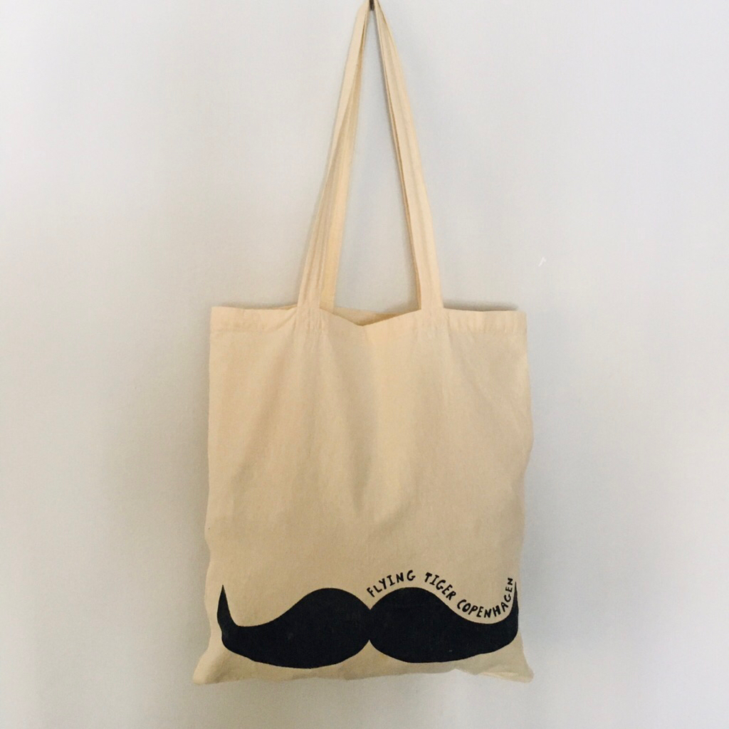 มือสอง• กระเป๋าผ้า Flying Tiger Copenhagen