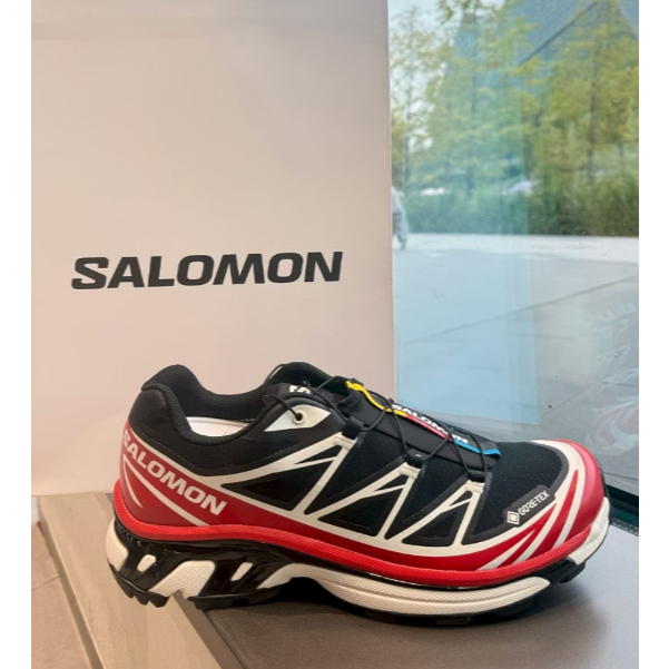 SALOMON XT-6 GTX low cut black and red