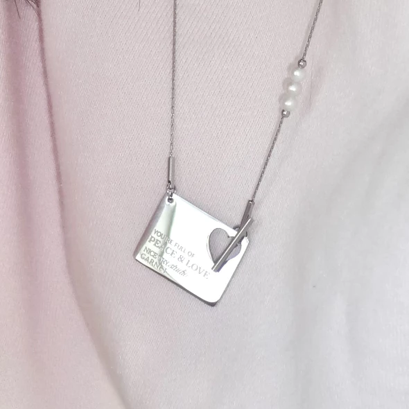 nice try studio x garnet - Peace & Love Postcard Necklace สร้อยคอแบบยาว พร้อมไข่มุกแท้ กันน้ำ กันเหงื่อ