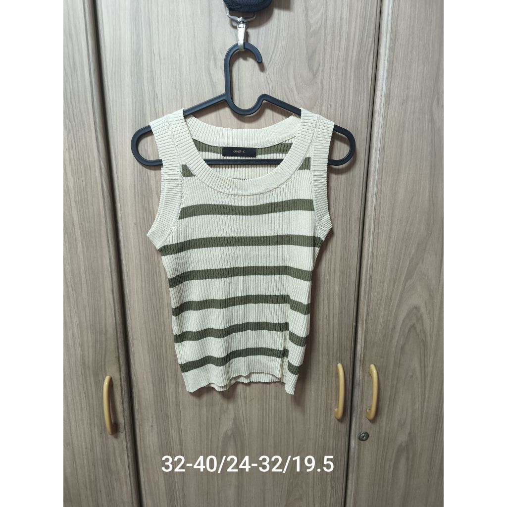 one k เสื้อถักแขนกุด อก32-40เอว24-32 ขอคนเข้าใจคำว่ามือ2