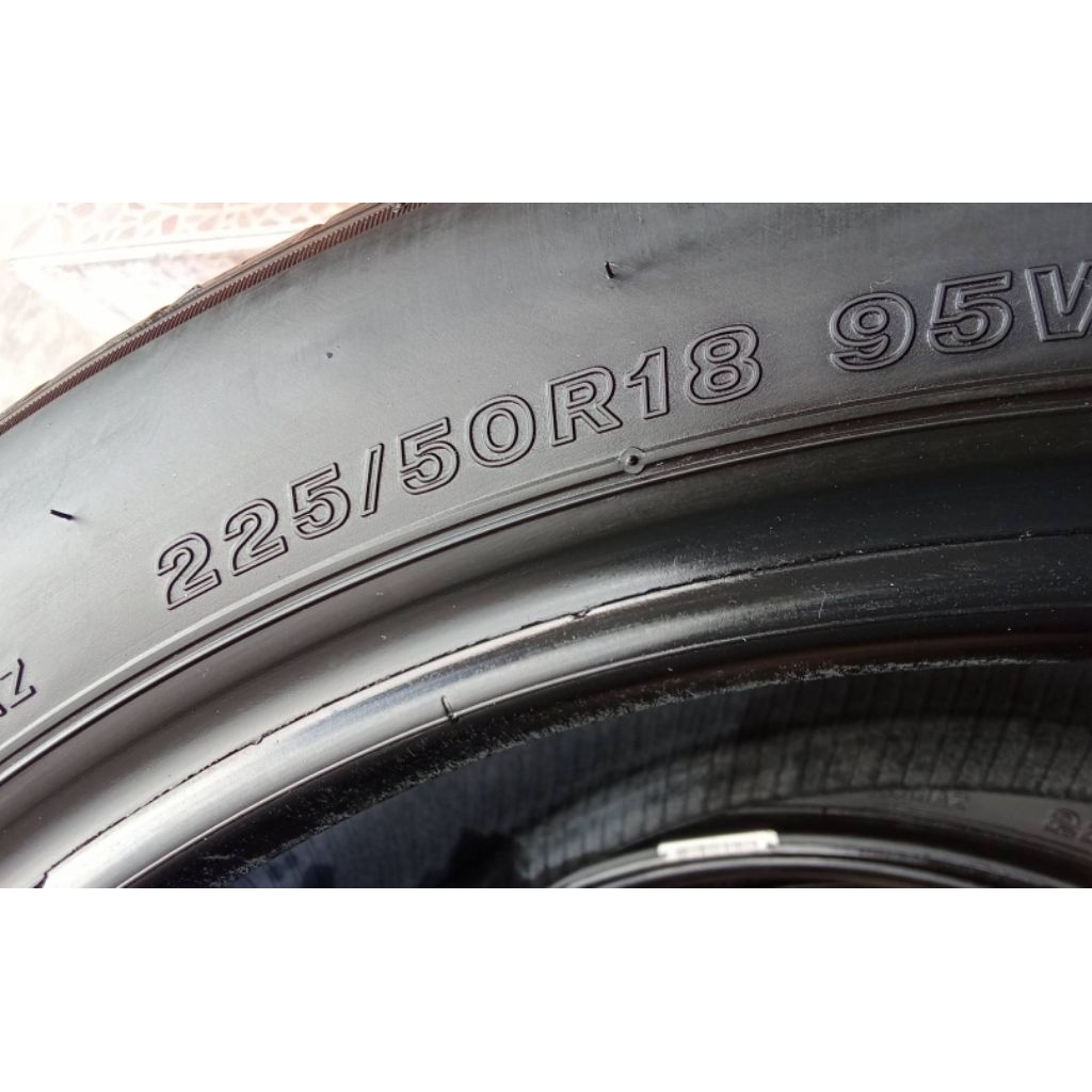 Bridgestone 225/50 R18