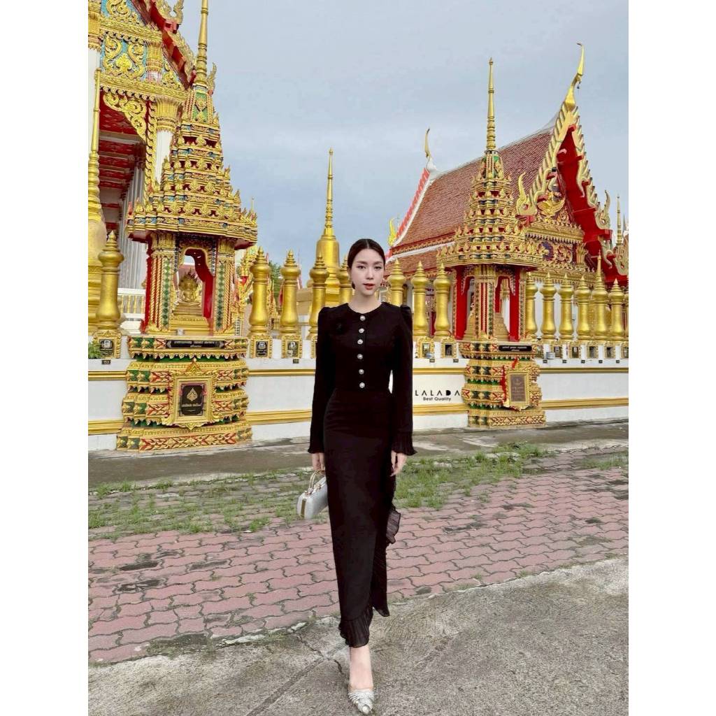 “เช็คสินค้าก่อนสั่งซื้อ สั่งแล้วห้ามยกเลิกน๊าค๊า”LALADA(ลลดา)set 2 ชิ้นเสื้อสีดำแขนยาวกระดุมหน้า ปลายแขนแต่งระบาย