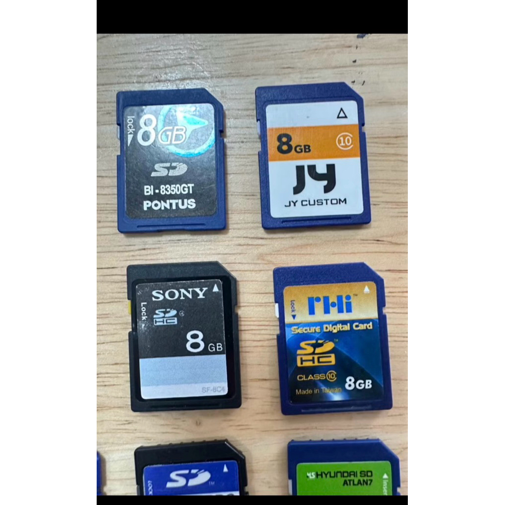 Memery card เมมแท้ มือสอง มีแบบ 4gb และ 8gb แบบสุ่มแบรนด์