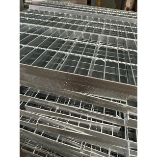 ตะแกรงท่อระบายน้ำ กว้าง 20cm 25cm 30cm 35cm ยาว1m ตะแกรงเหล็ก ฝาท่อน้ำ ฝารางน้ำ Steel Grating ฝาปิดท่อระบายน้ำ ทนสนิม
