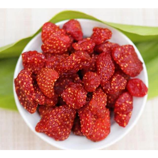 (ส่งไว) สตอเบอรรี่อบแห้ง 50-200 กรัม สดใหม่ เปรี้ยวหวานกำลังดี