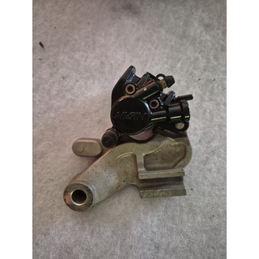 ปั้มเบรก พร้อมขาจับ หลัง R15 2017 มือสอง