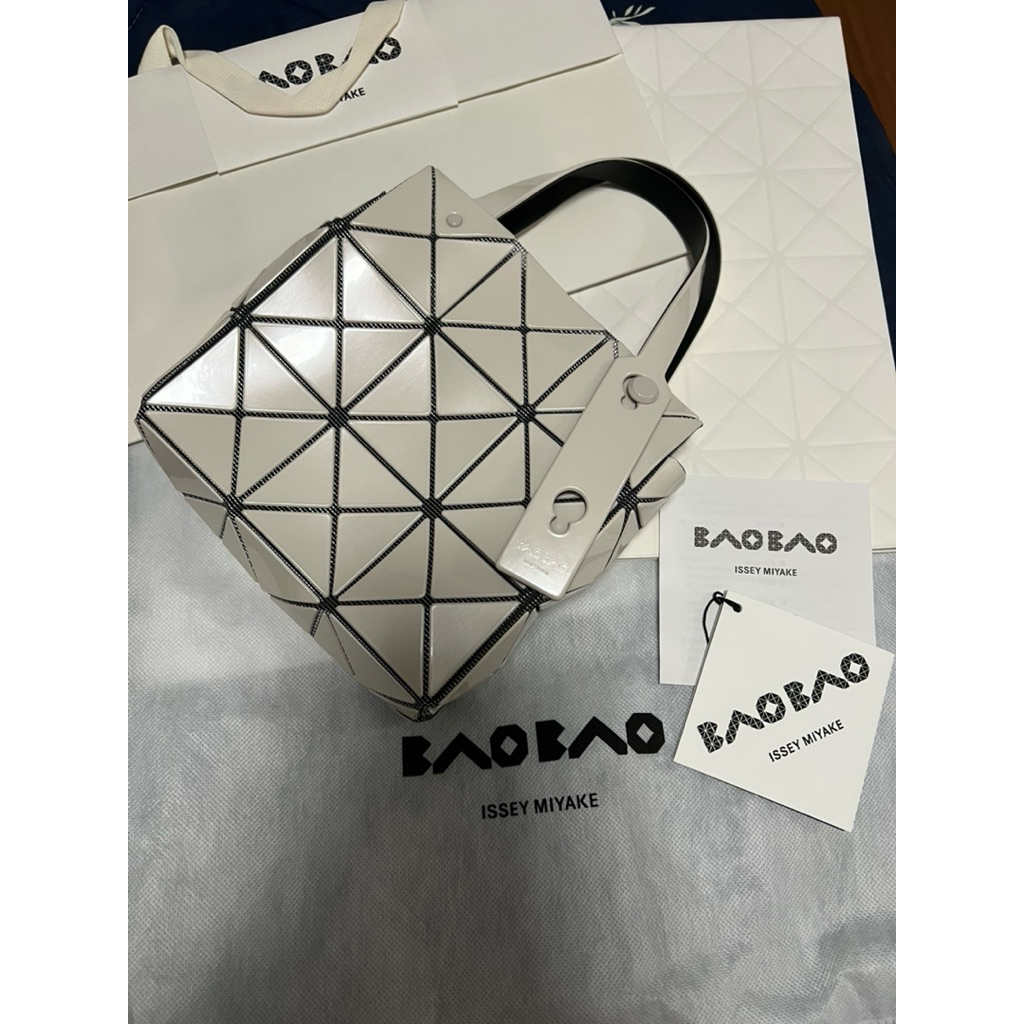 (used like new) BaoBao Lucent CARAT mini - Ivory