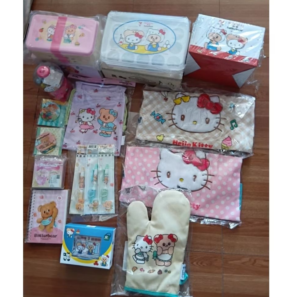💚พร้อมส่ง💚สินค้าพรีเมี่ยม 7-11 hello kitty x butterbear น้องเนย หมีเนย สนใจสอบถามได้ค่ะ