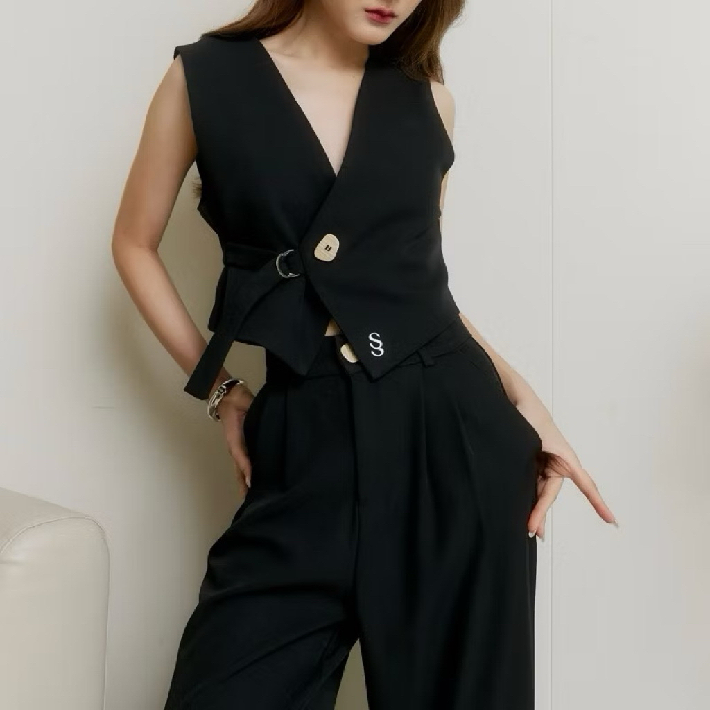 New✨✨ Swana.ss - Khloe vest set  Black (S) ☕️🥯 เสื้อแขนกุด + กางเกงขายาว