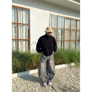 [พร้อมส่ง] กางเกงยีนส์ทรงโค้งลายสก็อต ผ้าหนานุ่ม Plaidy Grey…