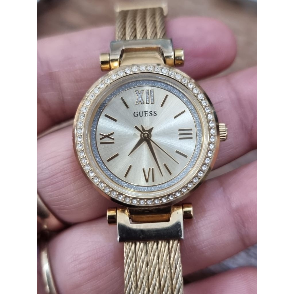 นาฬิกาผู้หญิงระบบถ่านguess