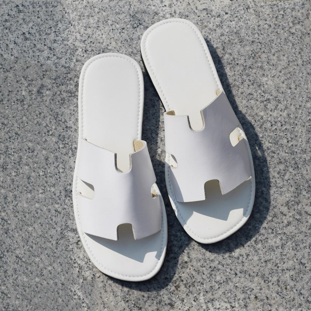 Noah 01 สีขาว off-white | รองเท้าแตะทำจากหนังวัวแท้คุณภาพดี