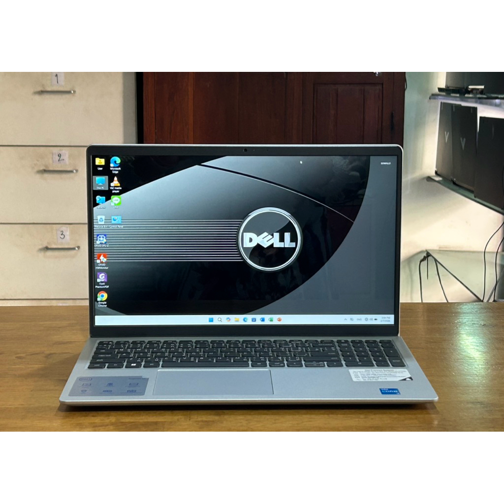 Dell Inspiron 3530 i3-1305U Ram8GB