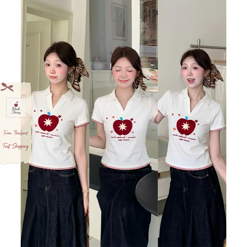 เสื้อยืดผู้หญิง แขนสั้น คอปก กระดุมหน้า ปักลาย ผ้านิ่ม ใส่สบาย สไตล์เกาหลี | Black Cherry