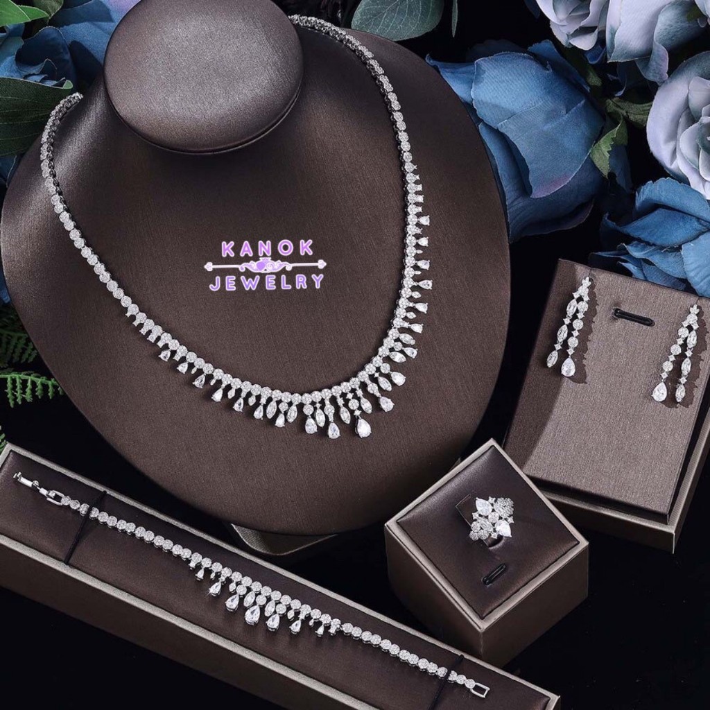 Kanok Jewelry เซ็ตเครื่องประดับเจ้าสาว สร้อยคอเพชรพร้อมต่างหู (W020)
