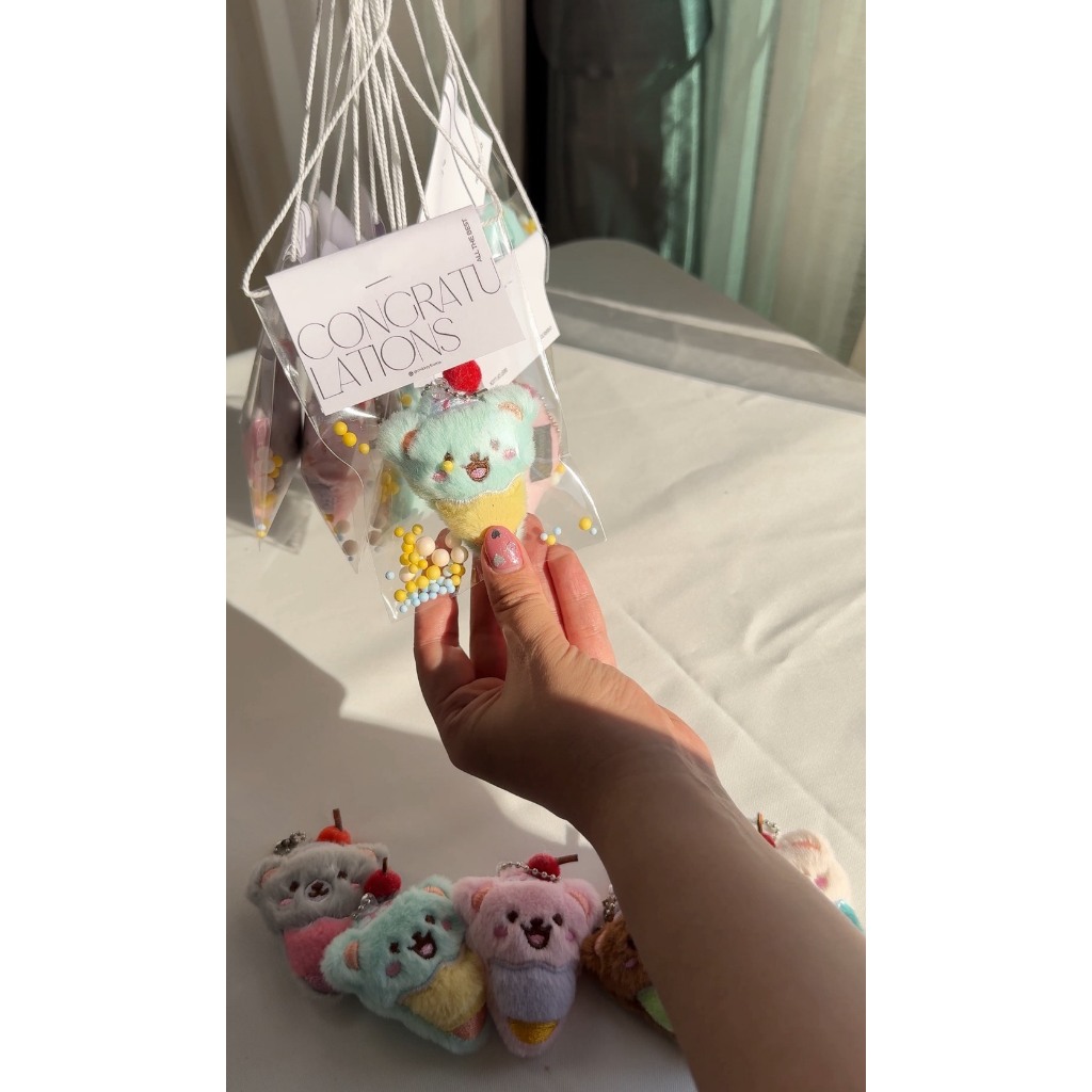 (พร้อมส่ง) เซตถุงห้อยพวงกุญแจไอศครีมหมี คละ มีสายคล้องคอ การ์ด CONGRATULATIONS ของขวัญปัจฉิม แจกเพื่อน ของขวัญรับปริญญา - รูปที่ 2