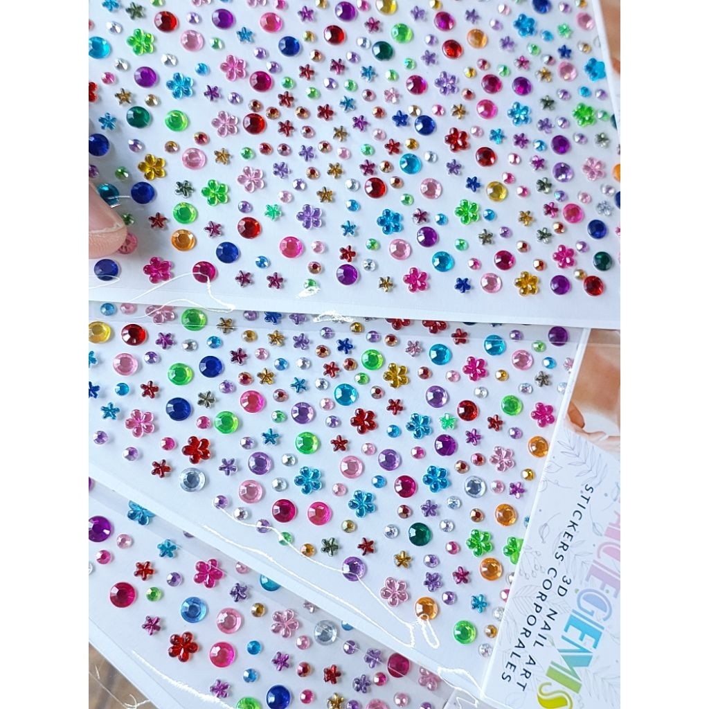 คริสตัลติดหน้า เพรชติดหน้า มุก ติดหน้า ติดเล็บ ติดผม แต่งหน้า