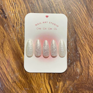 ลงลายใหม่ 🧵 เล็บปลอมสำเร็จรูป 10 นิ้ว 💅💗 แถมฟรีอุปกรณ์ติดเล็บ กาว ตะไบ ไม้ดัน แอลกอฮอล์ ครบชุด 👀🍅