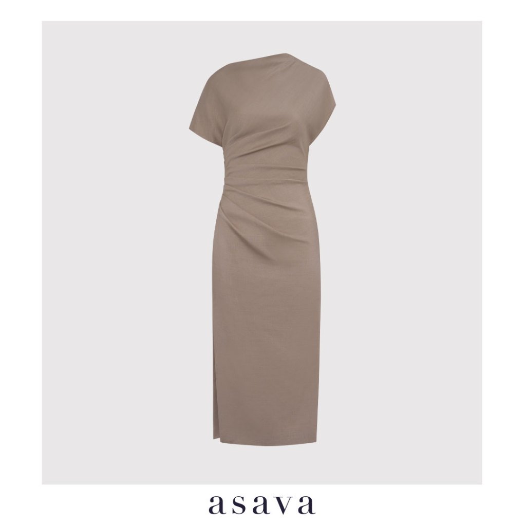 [asava aw25] Reese Draped Dress เดรสผู้หญิง คอปีน แขนสั้น แต่งดีเทลจับเดรปที่เอว ซิปและตะขอข้าง