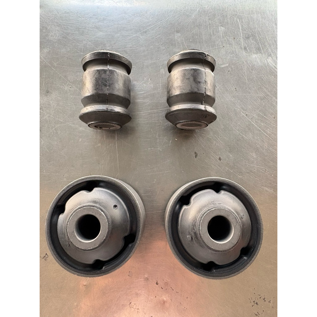 บูชปีกนกล่าง Toyota Harrier Gen3 ZSU60 AVU65