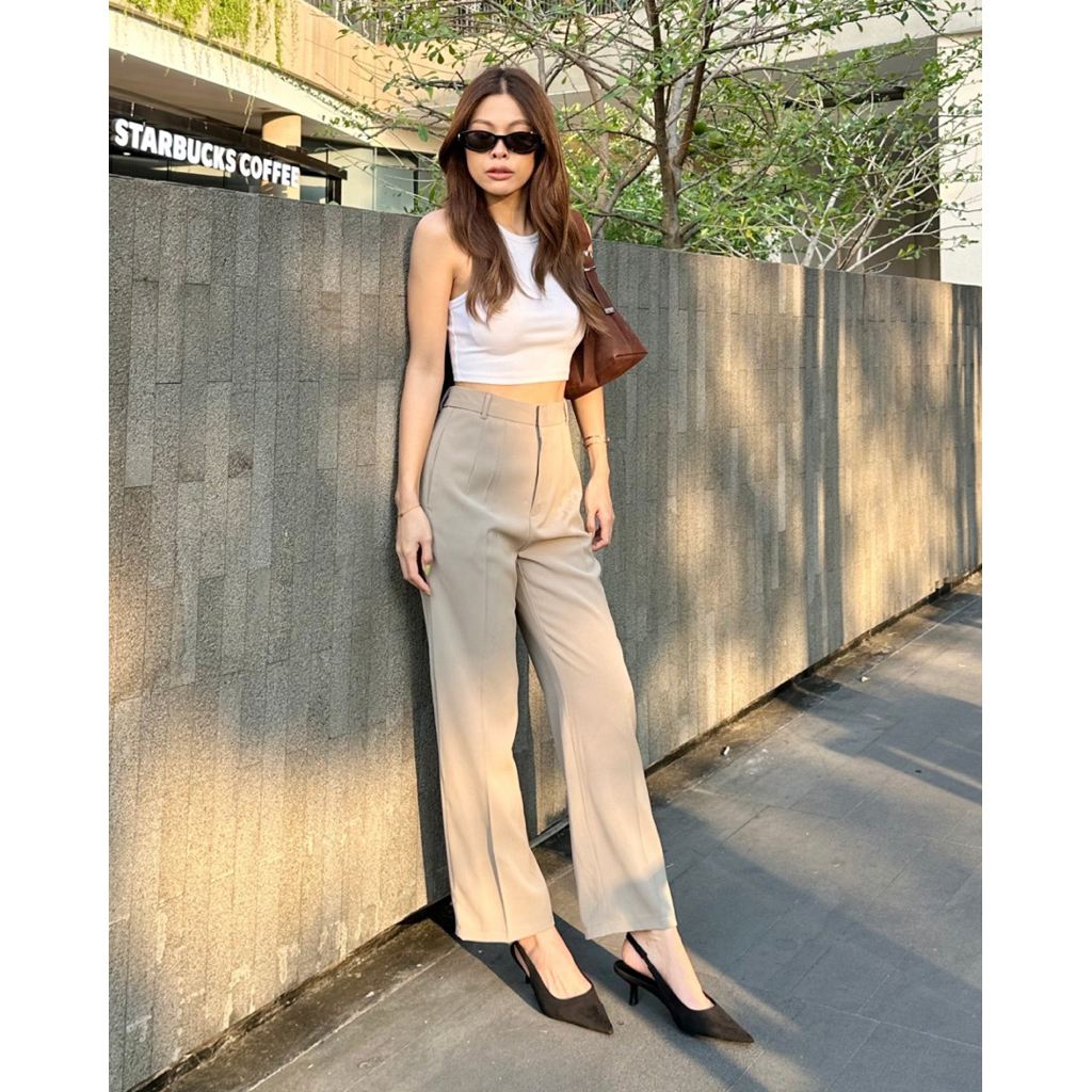 #Basicpantss07 #Khaki+ สีกากีตุ่นๆอมเทา ทรงขากระบอกกลาง เอวสูง มีหูเข็มขัด เนื้อผ้าลิลลี่