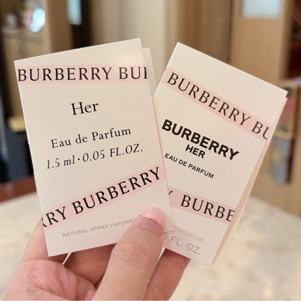 JNSTORE.TH | น้ำหอม vial ทดลอง Burberry Her EDP 1.5 ml มีสองแพคเกจ
