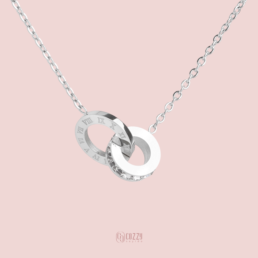 CozzySayido สร้อยจี้แบบแหวนคล้อง เพชรรอบวง สลักเลขโรมัน สวยเก๋ ทนน้ำหอม แข็งแรง ไม่ขาดง่าย