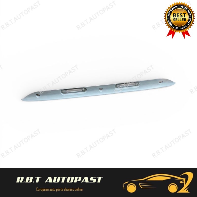 BENZคิ้วฝากระโปรง(หลัง)รุ่น3รูยึด W202 C220 C200 C180